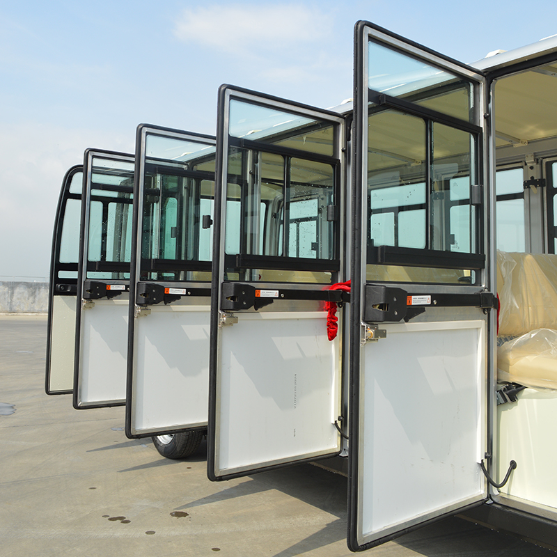 17座封閉觀光車