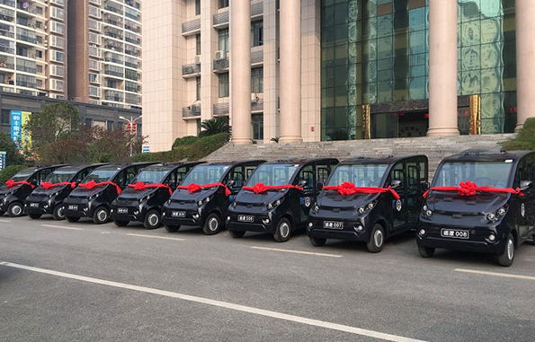 4座封閉式電動巡邏車